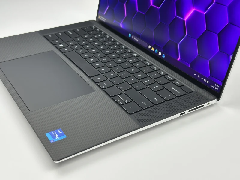 Dell XPS 15 9520 z i7-12700H i RTX 3050 łączy mobilność z mocą. Ekran FHD+ 15,6" zapewnia komfort pracy i świetną jakość obrazu. Wejdź do LF!