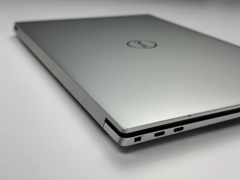 Dell XPS 15 9520 z i7-12700H i RTX 3050 łączy mobilność z mocą. Ekran FHD+ 15,6" zapewnia komfort pracy i świetną jakość obrazu. Wejdź do LF!