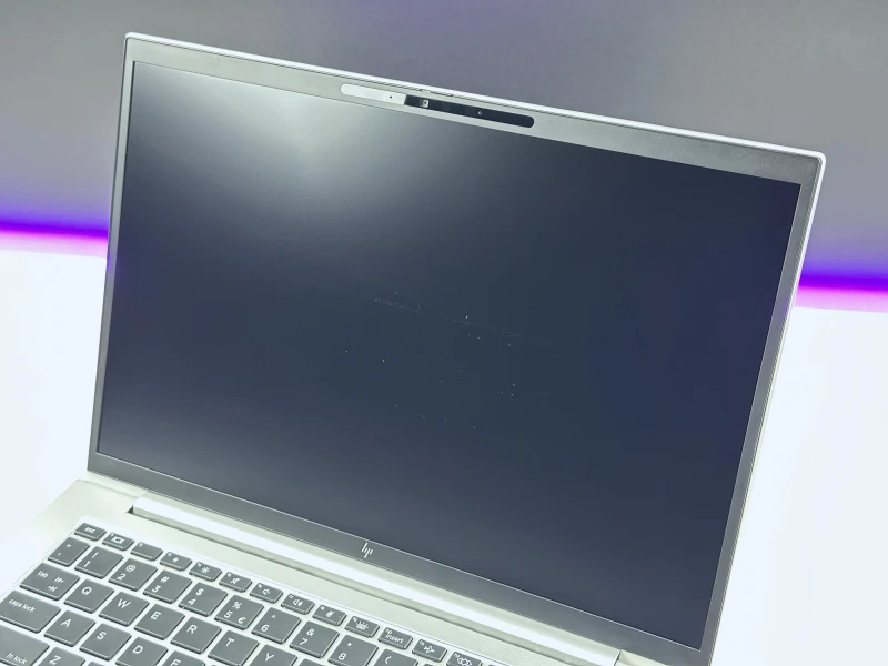 HP EliteBook 840 G10 z i7-1355U, 14" FHD+, DDR5 i LTE. Biznesowy laptop premium z ekranem 16:10, klawiaturą US i mobilnością klasy EliteBook.