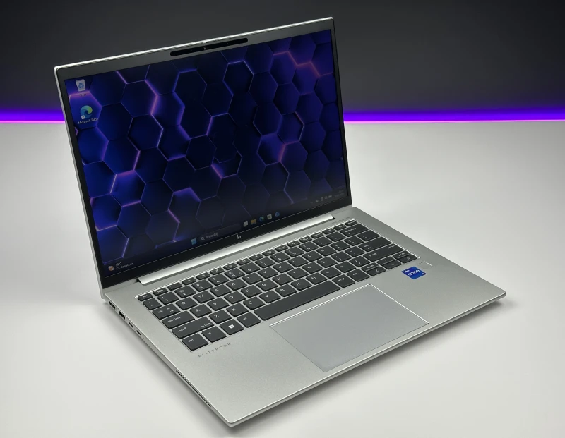 HP EliteBook 840 G10 z i7-1355U, 14" FHD+, DDR5 i LTE. Biznesowy laptop premium z ekranem 16:10, klawiaturą US i mobilnością klasy EliteBook.