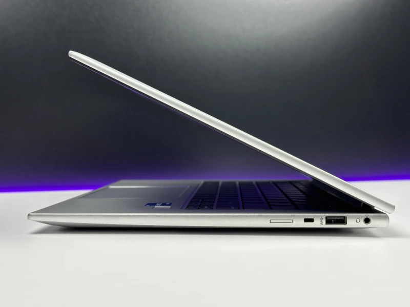 HP EliteBook 840 G10 z i7-1355U, 14" FHD+, DDR5 i LTE. Biznesowy laptop premium z ekranem 16:10, klawiaturą US i mobilnością klasy EliteBook.