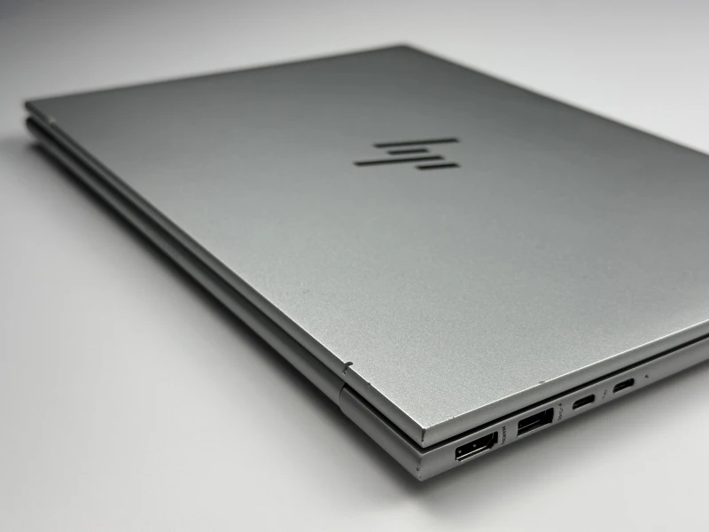HP EliteBook 840 G10 z i5-1335U, 14" FHD+, DDR5 i LTE. Biznesowy laptop premium z ekranem 16:10, klawiaturą US i mobilnością klasy EliteBook.