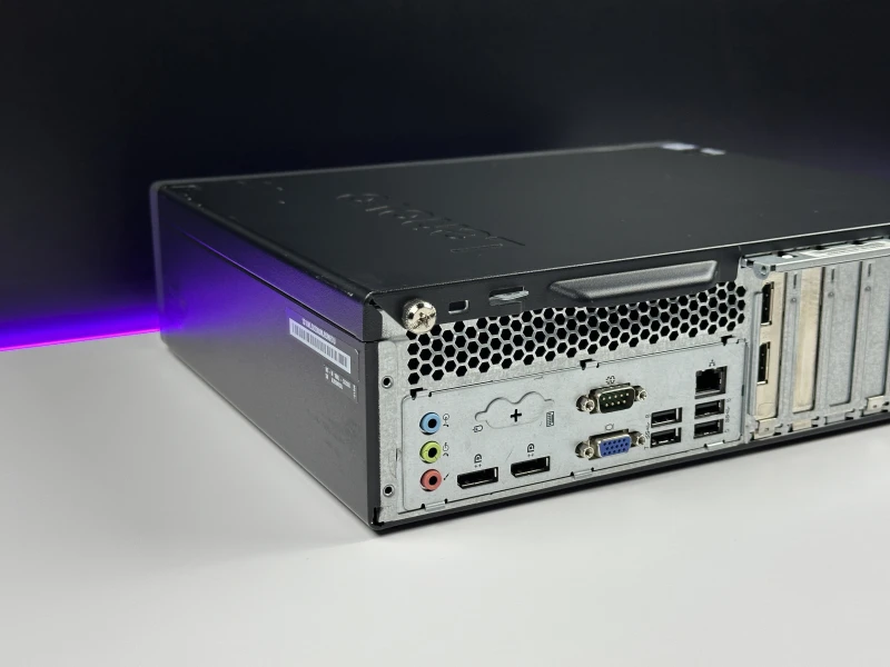 Lenovo ThinkCentre M910s SFF z i7-7700, GeForce GT 730 i DVD. Biznesowy oraz kompaktowy komputer z łatwym dostępem do podzespołów.