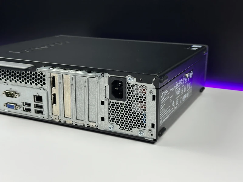 Lenovo ThinkCentre M910s SFF z i7-7700, GeForce GT 730 i DVD. Biznesowy oraz kompaktowy komputer z łatwym dostępem do podzespołów.