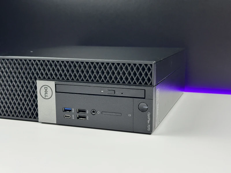 Dell OptiPlex 7070 SFF z i5-9500, zintegrowaną grafiką i napędem DVD – komputer biurowy zapewniający wydajność, niezawodność i funkcjonalność.