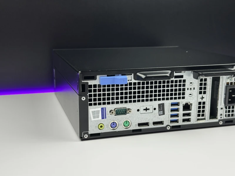 Dell OptiPlex 7070 SFF z i5-9500, zintegrowaną grafiką i napędem DVD – komputer biurowy zapewniający wydajność, niezawodność i funkcjonalność.