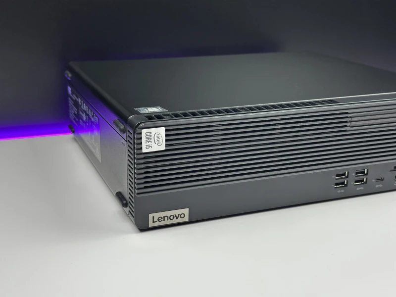 Lenovo ThinkCentre M70s Gen 1 SFF i5-10400, Intel UHD Graphics 630. Komputer biznesowy z obsługą pamięci DDR4 i kompaktową obudową.