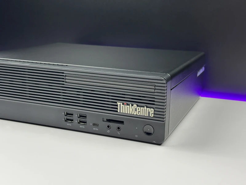 Lenovo ThinkCentre M70s Gen 1 SFF i5-10400, Intel UHD Graphics 630. Komputer biznesowy z obsługą pamięci DDR4 i kompaktową obudową.