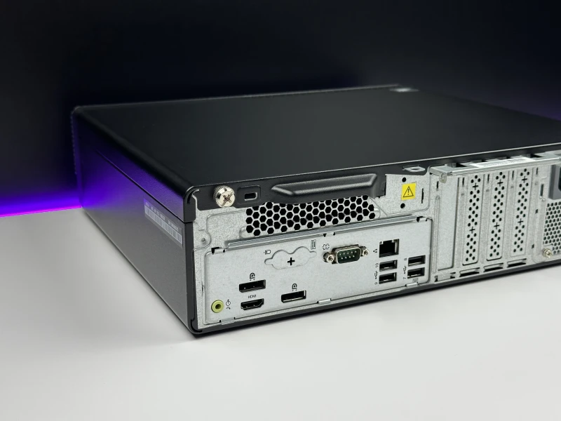 Lenovo ThinkCentre M70s Gen 1 SFF i5-10400, Intel UHD Graphics 630. Komputer biznesowy z obsługą pamięci DDR4 i kompaktową obudową.
