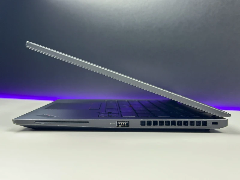 Lenovo ThinkPad T14s Gen 4 - i7-1365U, 32GB LPDDR5. Lekki ultrabook biznesowy z klawiaturą US i obsługą Wi-Fi 6E do nowoczesnej pracy mobilnej.