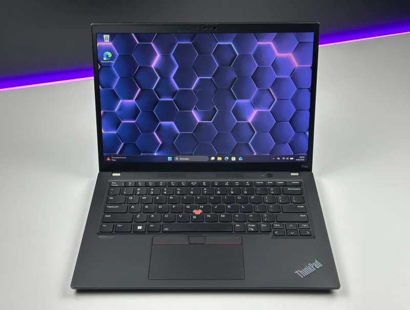 Lenovo ThinkPad T14s Gen 4 - i7-1365U, 32GB LPDDR5. Lekki ultrabook biznesowy z klawiaturą US i obsługą Wi-Fi 6E do nowoczesnej pracy mobilnej.