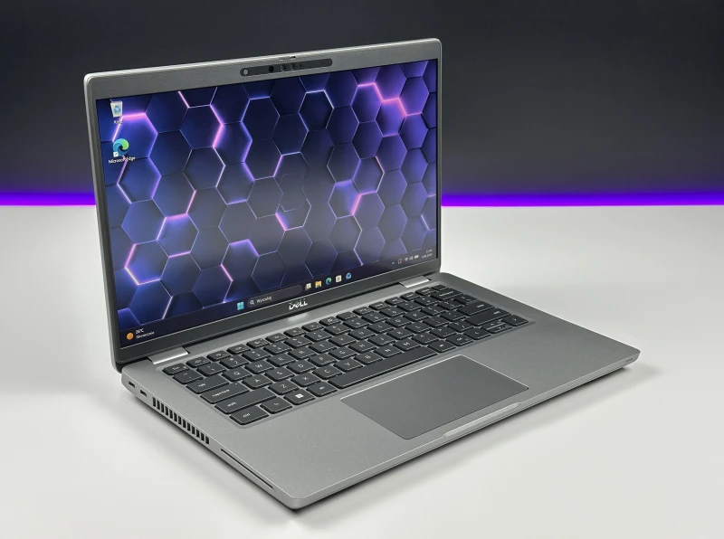 Dell Latitude 5431 z i7-1270P i ekranem FHD 14" to wydajny laptop biznesowy do pracy biurowej, mobilnej i codziennych zadań. Klawiatura QWERTY PL.