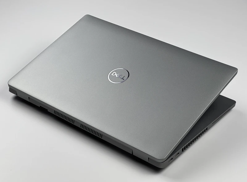 Dell Latitude 5431 z i7-1270P i ekranem FHD 14" to wydajny laptop biznesowy do pracy biurowej, mobilnej i codziennych zadań. Klawiatura QWERTY PL.