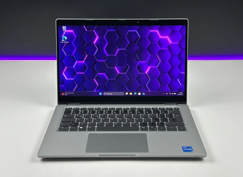 Dell Latitude 5330 2in1 i5-1245U, dotykowy 13.3" FHD – szybki laptop konwertowalny z Intel Iris Xe, idealny do pracy mobilnej, biura i multitaskingu.