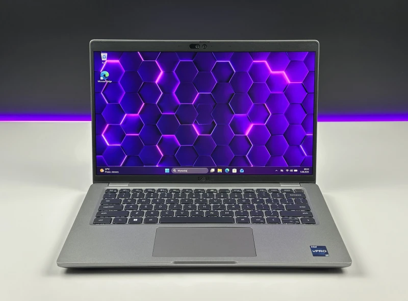 Dell Latitude 5440 z procesorem  i7-1365U, dotykowym ekranem 14" FHD. Laptop biznesowy z czytnikiem linii papilarnych, klawiaturą US i Thunderbolt 4.