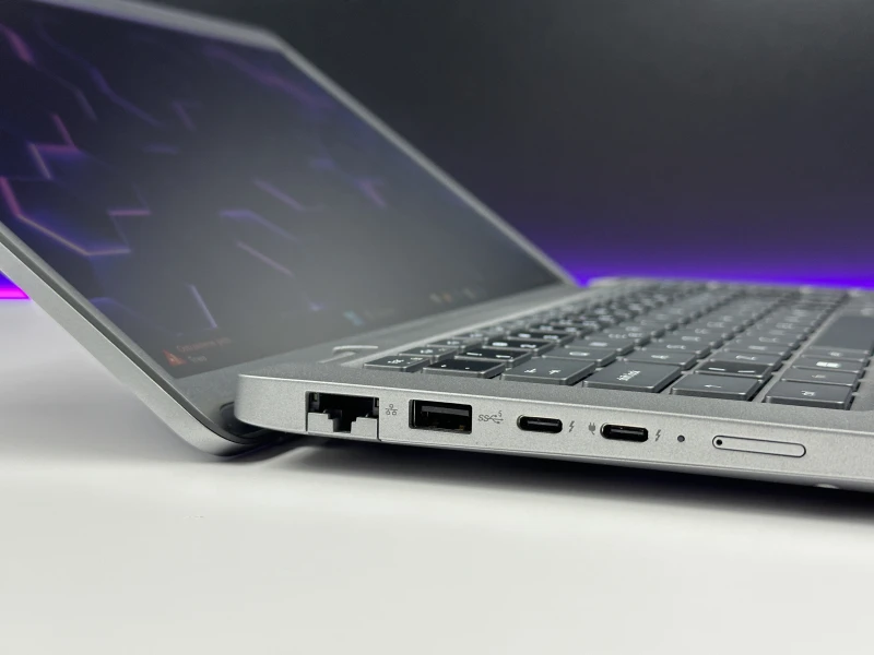 Dell Latitude 5440 z procesorem i5-1345U, ekranem 14" i modemem LTE. Laptop biznesowy do wygodnej pracy mobilnej z szybkim dostępem do sieci.