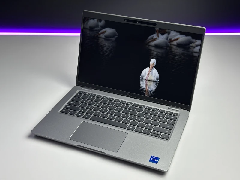 Dell Latitude 5430 z i7-1265U i matrycą FHD – laptop biznesowy z klawiaturą w układzie US, łączący wydajność i niezawodność w codziennej pracy.
