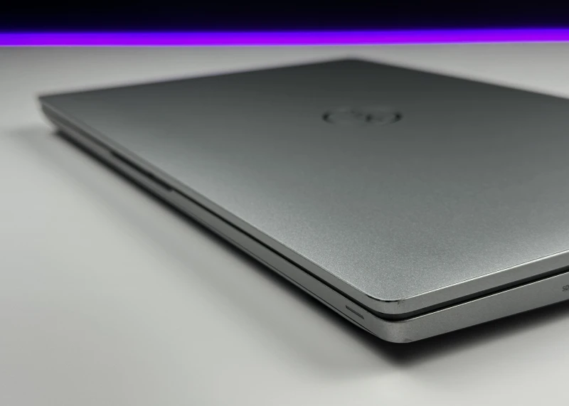 Dell Latitude 5430 z i7-1265U i matrycą FHD – laptop biznesowy z klawiaturą w układzie US, łączący wydajność i niezawodność w codziennej pracy.