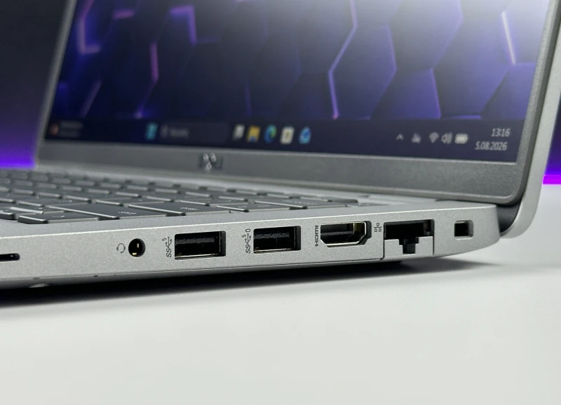Dell Latitude 5430 z i7-1265U i matrycą FHD – laptop biznesowy z klawiaturą w układzie US, łączący wydajność i niezawodność w codziennej pracy.