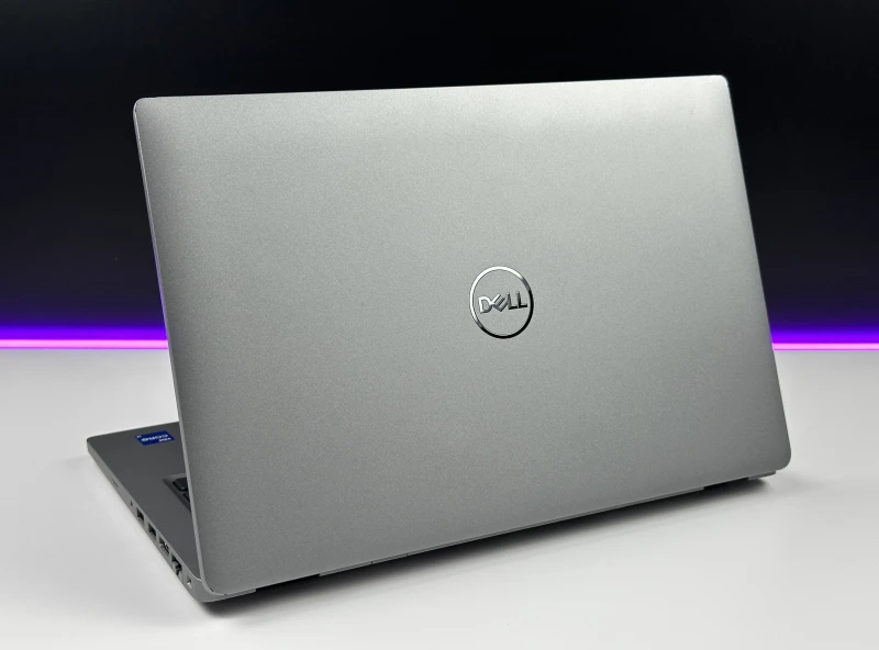 Dell Latitude 5430 z i7-1265U i matrycą FHD – laptop biznesowy z klawiaturą w układzie US, łączący wydajność i niezawodność w codziennej pracy.