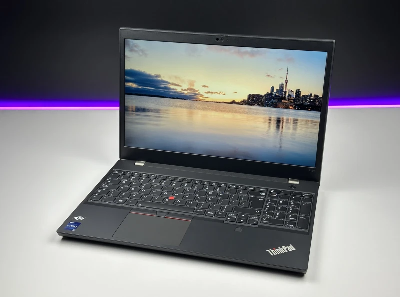 Lenovo ThinkPad P15v Gen 3 z i7-12800H, ekranem 15.6" FHD i NVIDIA T1200. Mobilna stacja robocza z pamięcią DDR5 do CAD i pracy technicznej. Lenovo ThinkPad P15v Gen 3 z i7-12800H, ekranem 15.6" FHD i NVIDIA T1200. Mobilna stacja robocza z pamięcią DDR5 do CAD i pracy technicznej.