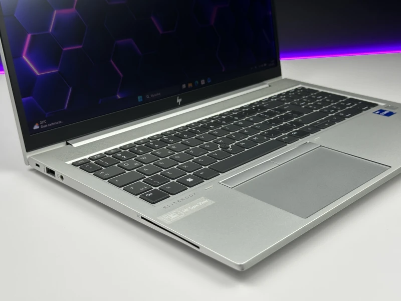 HP EliteBook 850 G8 – i7-1185G7 i matryca 15.6". Biznesowy laptop klasy premium do pracy biurowej, mobilnej i codziennych zadań. Solidna wydajność.