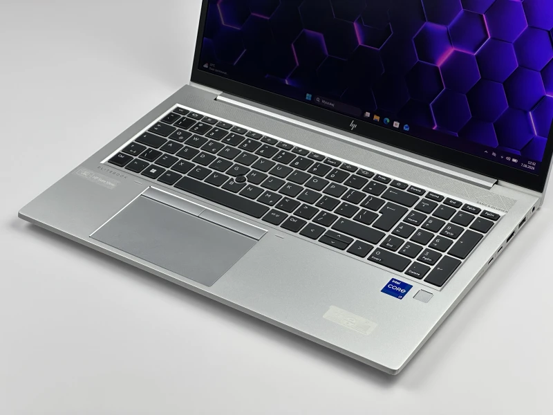 HP EliteBook 850 G8 – i7-1185G7 i matryca 15.6". Biznesowy laptop klasy premium do pracy biurowej, mobilnej i codziennych zadań. Solidna wydajność.
