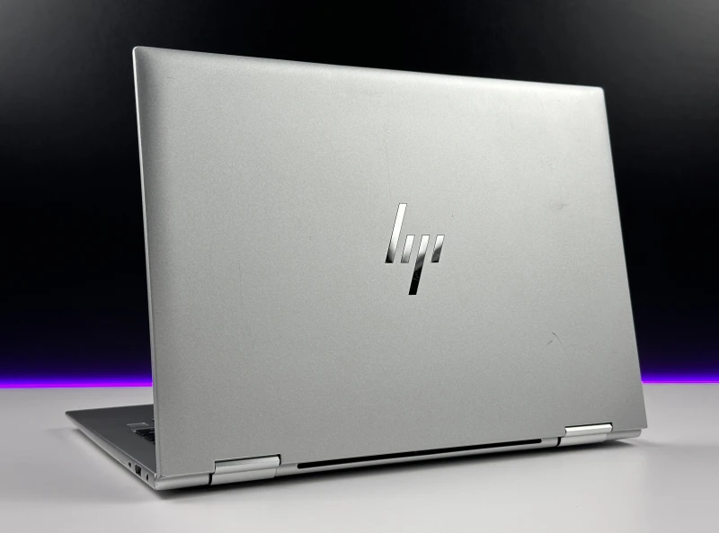 HP EliteBook x360 1040 G9 z procesorem i5-1245U, dotykowym ekranem 14" FHD+ i modemem LTE. Konwertowalny laptop biznesowy z zawiasem 360°.