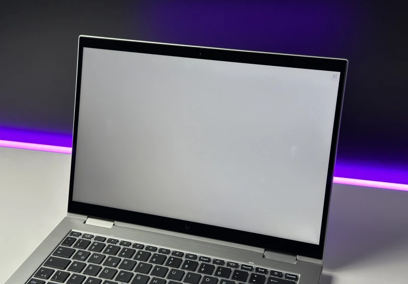 HP EliteBook x360 1040 G9 z procesorem i5-1245U, dotykowym ekranem 14" FHD+ i modemem LTE. Konwertowalny laptop biznesowy z zawiasem 360°.