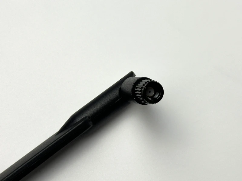 Antena Wi-Fi Lenovo PIFA Stick 00XJ094. Antena do wybranych komputerów Lenovo, poprawiająca stabilność połączenia bezprzewodowego Wi-Fi.