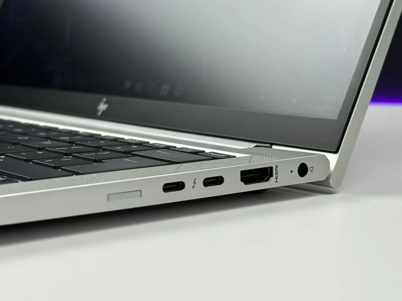 HP EliteBook 830 G8 z i7-1165G7, ekran 13.3" FHD. Kompaktowy laptop biznesowy z funkcją ochrony prywatności ekranu i lekką konstrukcją.