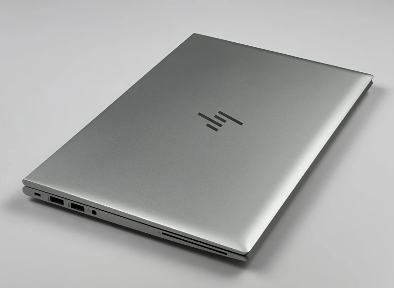 HP EliteBook 830 G8 z i7-1165G7, ekran 13.3" FHD. Kompaktowy laptop biznesowy z funkcją ochrony prywatności ekranu i lekką konstrukcją. HP EliteBook 830 G8 z i7-1165G7, ekran 13.3" FHD. Kompaktowy laptop biznesowy z funkcją ochrony prywatności ekranu i lekką konstrukcją.