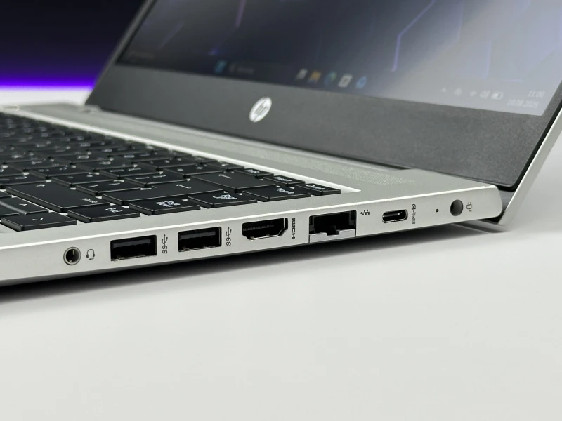 HP ProBook 440 G7 z procesorem i5-10210U i ekranem 14" FHD. Biznesowy laptop z Intel UHD Graphics, złączem USB-C i solidną obudową.