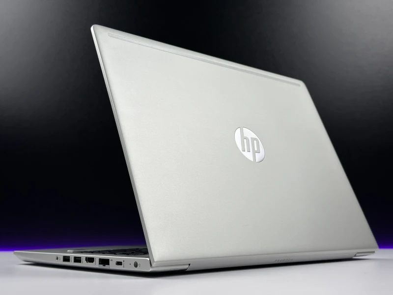 HP ProBook 440 G7 z procesorem i5-10210U i ekranem 14" FHD. Biznesowy laptop z Intel UHD Graphics, złączem USB-C i solidną obudową.