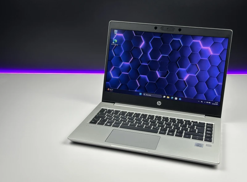 HP ProBook 440 G7 z procesorem i5-10210U i ekranem 14" FHD. Biznesowy laptop z Intel UHD Graphics, złączem USB-C i solidną obudową.