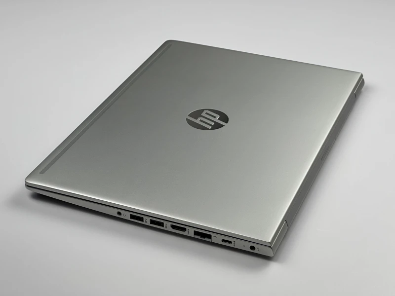 HP ProBook 440 G7 z procesorem i5-10210U i ekranem 14" FHD. Biznesowy laptop z Intel UHD Graphics, złączem USB-C i solidną obudową.