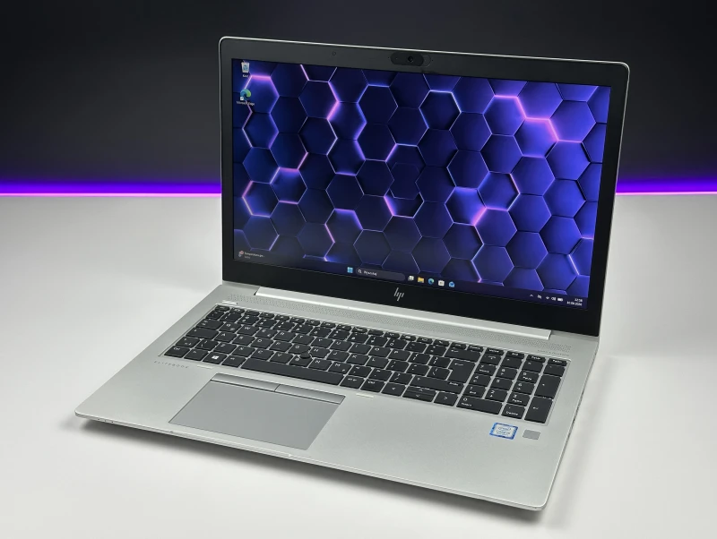 HP EliteBook 850 G5 z procesorem i5-8350U i matrycą FHD – elegancki i wydajny laptop biznesowy, idealny do pracy biurowej i zdalnej.