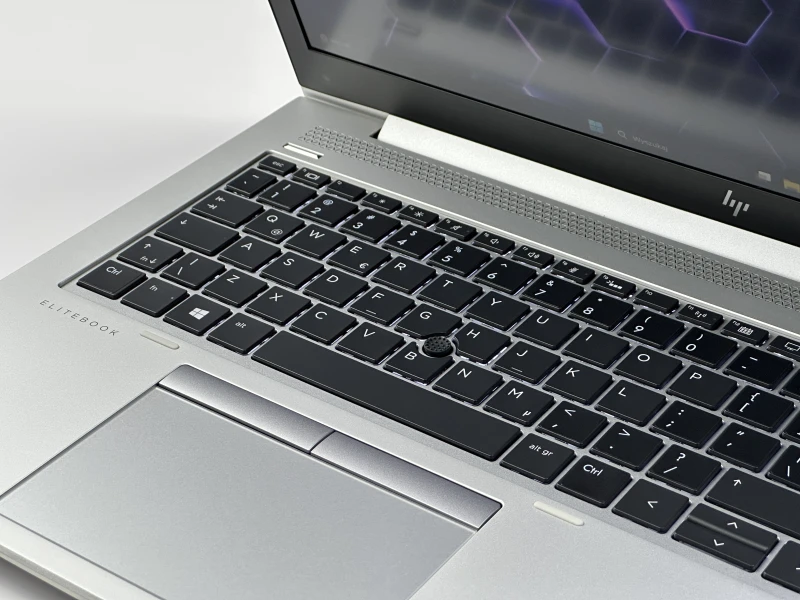 HP EliteBook 850 G5 z procesorem i5-8350U i matrycą FHD – elegancki i wydajny laptop biznesowy, idealny do pracy biurowej i zdalnej.