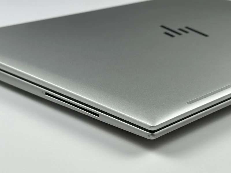 HP EliteBook 860 G9 i7-1270P, 16" FHD+ Sure View – biznesowy laptop z filtrem prywatności, idealny do pracy mobilnej i wrażliwych danych.