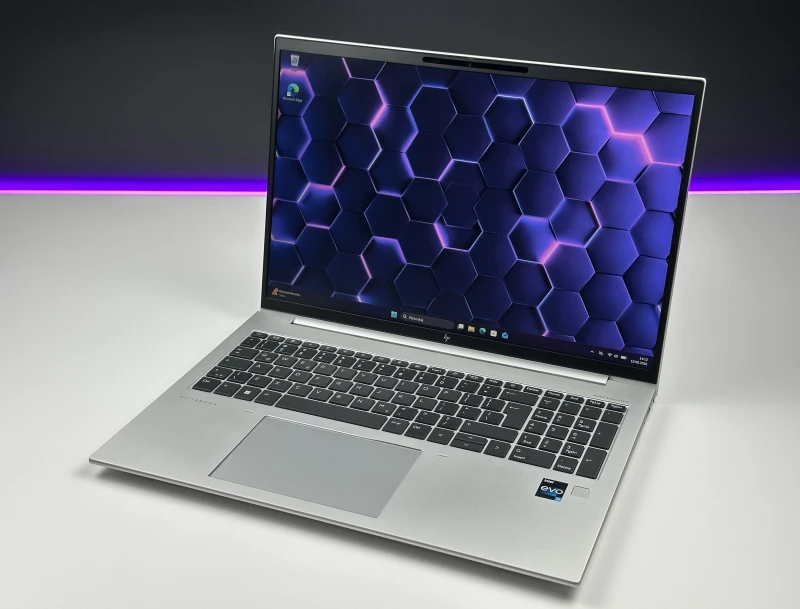 HP EliteBook 860 G9 i7-1270P, 16" FHD+ Sure View – biznesowy laptop z filtrem prywatności, idealny do pracy mobilnej i wrażliwych danych.