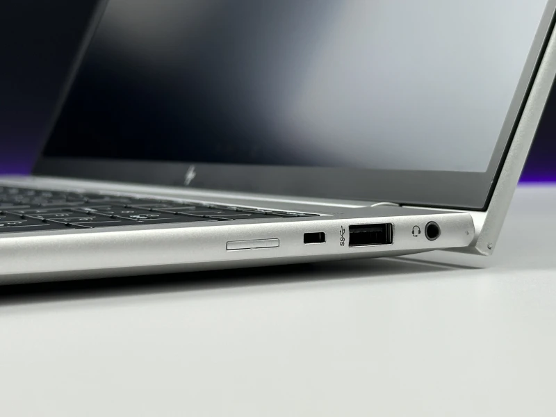 HP EliteBook 860 G9 i7-1270P, 16" FHD+ Sure View – biznesowy laptop z filtrem prywatności, idealny do pracy mobilnej i wrażliwych danych.