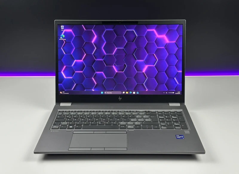 HP ZBook Fury 15 G8 z procesorem i9-11950H, ekranem 15.6" FHD Sure View i RTX A5000 (16GB). Stacja robocza z 4 slotami RAM DDR4.
