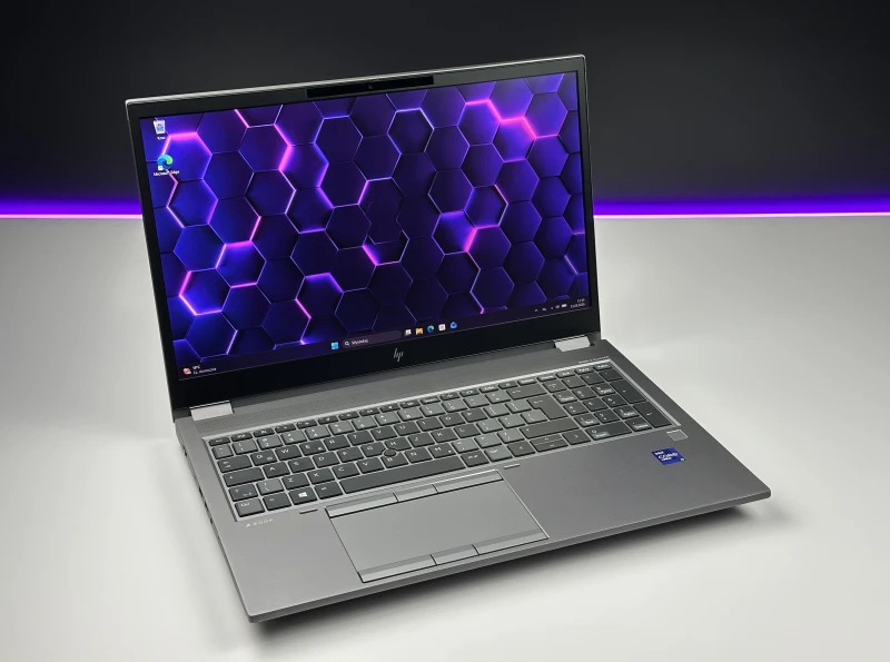 HP ZBook Fury 15 G8 z procesorem i9-11950H, ekranem 15.6" FHD Sure View i RTX A5000 (16GB). Stacja robocza z 4 slotami RAM DDR4.