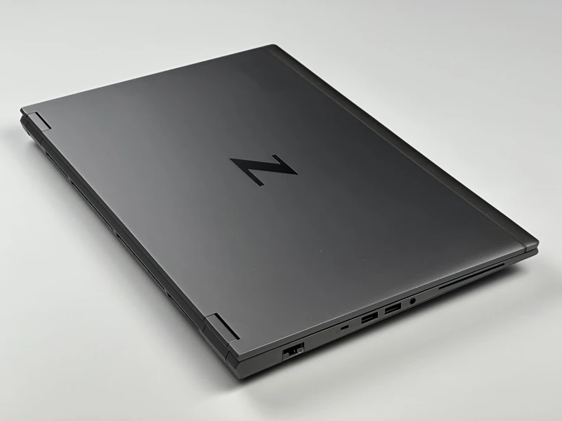 HP ZBook Fury 15 G8 z procesorem i9-11950H, ekranem 15.6" FHD Sure View i RTX A5000 (16GB). Stacja robocza z 4 slotami RAM DDR4.