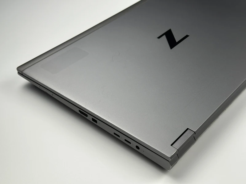 HP ZBook Fury 15 G8 z procesorem i9-11950H, ekranem 15.6" FHD Sure View i RTX A5000 (16GB). Stacja robocza z 4 slotami RAM DDR4.