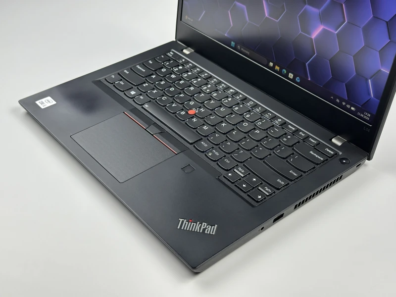 Lenovo ThinkPad L14 Gen 1 z i5-10210U i ekranem FHD – solidny laptop biznesowy z klawiaturą US (PL QWERTY), idealny do pracy biurowej i zdalnej.
