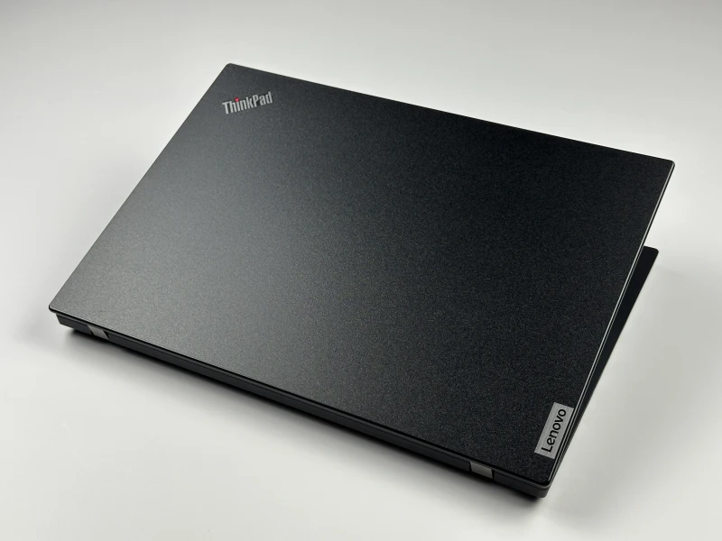 Lenovo ThinkPad L14 Gen 1 z i5-10210U i ekranem FHD – solidny laptop biznesowy z klawiaturą US (PL QWERTY), idealny do pracy biurowej i zdalnej.