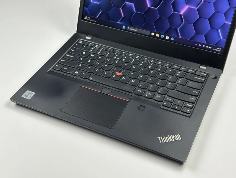 Lenovo ThinkPad L14 Gen 1 z i5-10210U i ekranem FHD – solidny laptop biznesowy z klawiaturą US (PL QWERTY), idealny do pracy biurowej i zdalnej.
