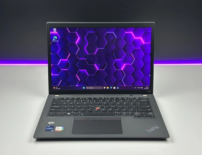 Lenovo ThinkPad X13 Gen 3 – mobilna moc w kompaktowej formie! i5-1245U, 16GB RAM, ekran FHD+. Idealny do pracy w ruchu – lekki i niezawodny!