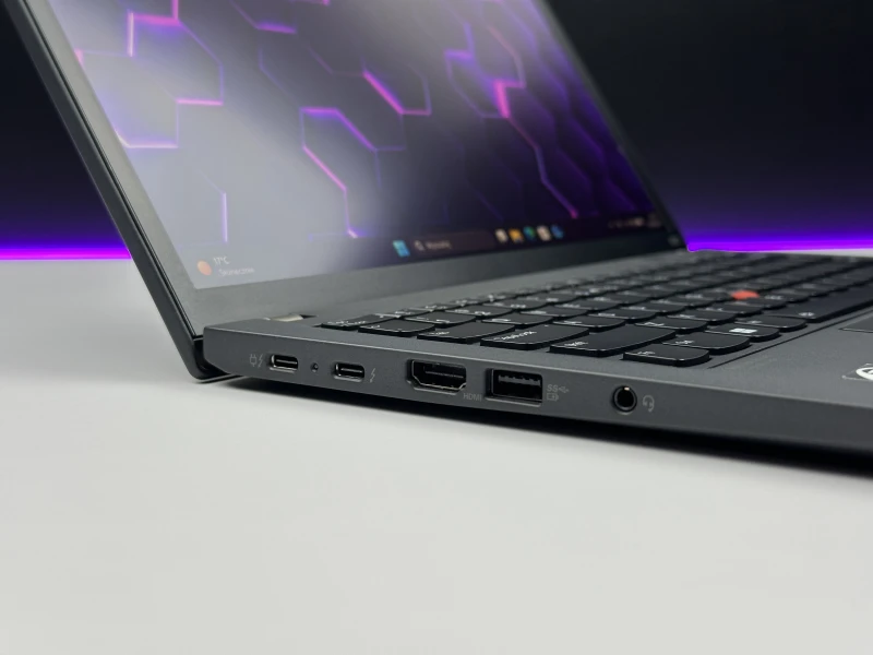 Lenovo ThinkPad X13 Gen 3 – mobilna moc w kompaktowej formie! i5-1245U, 16GB RAM, ekran FHD+. Idealny do pracy w ruchu – lekki i niezawodny!